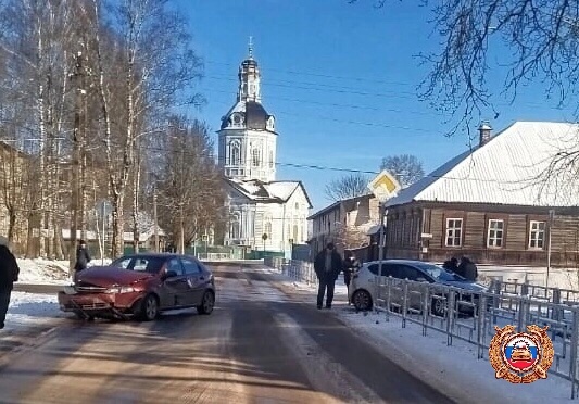 Нежелание уступить дорогу привело к ДТП в Торопце