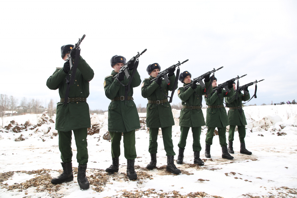 В Бологое простились с погибшим в ходе спецоперации на Украине военнослужащим Павлом Яковлевым 