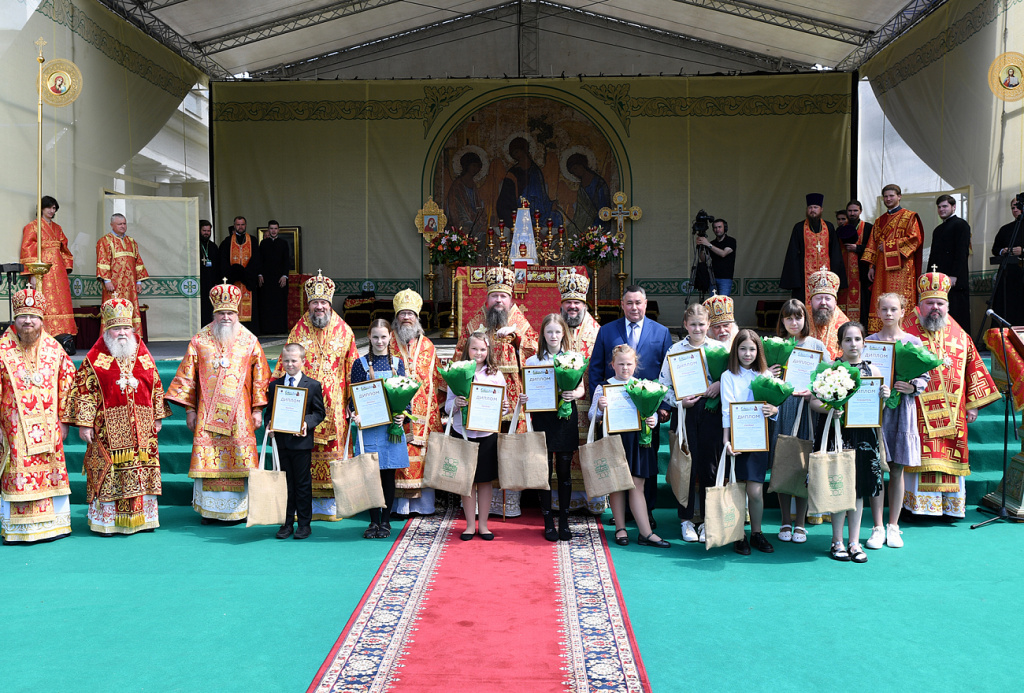 В Калязине наградили победителей детского конкурса рисунков