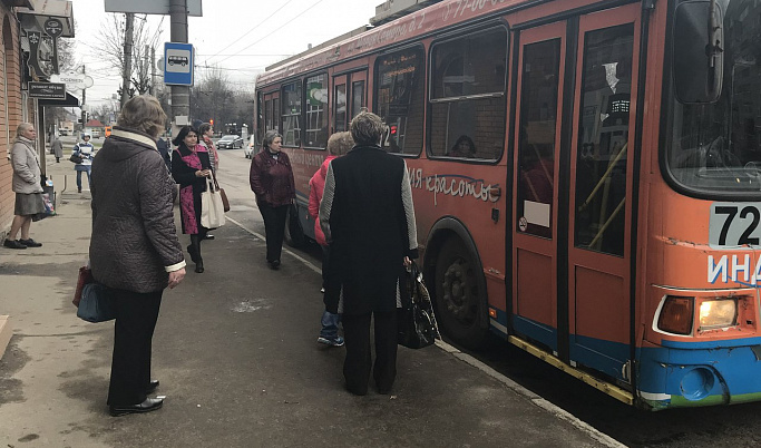 В Тверской области проверили состояние автобусных остановок