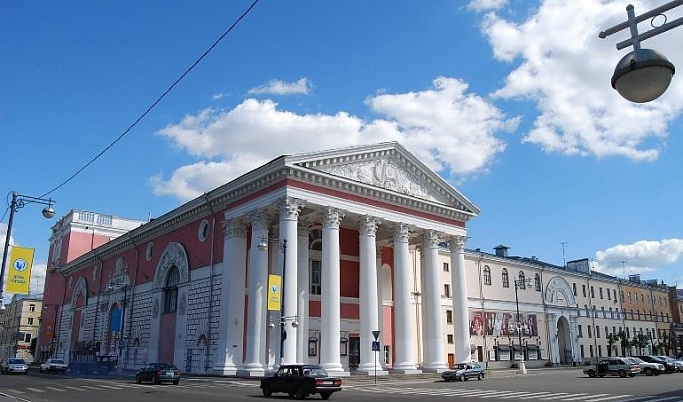 Движение на Театральной площади в Твери будет временно перекрыто