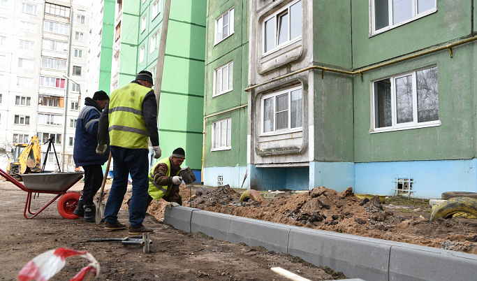 В Твери начали благоустраивать три общественные зоны