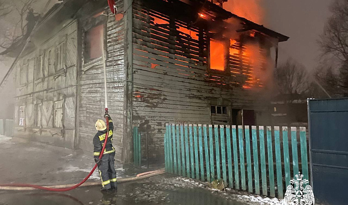 В Бежецке при пожаре в жилом доме погибли два человека