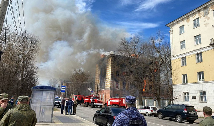 Количество погибших на пожаре в НИИ Минобороны в Твери увеличилось до 18