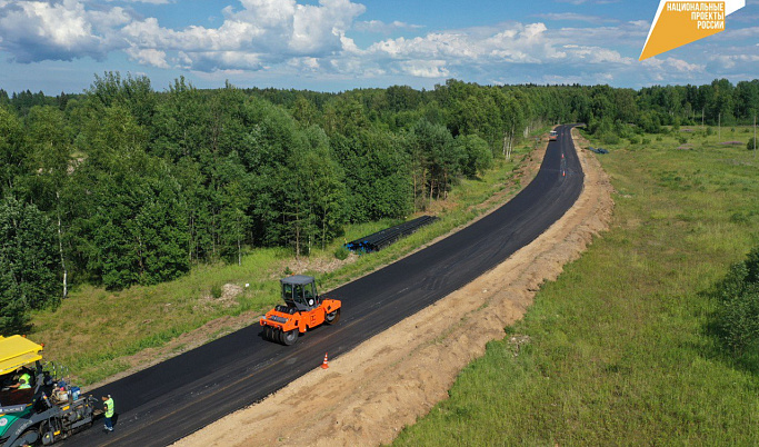 На дороге «Москва – Санкт-Петербург» – Большие Борки – Нестерово – Черничено» раньше срока завершили укладку асфальта