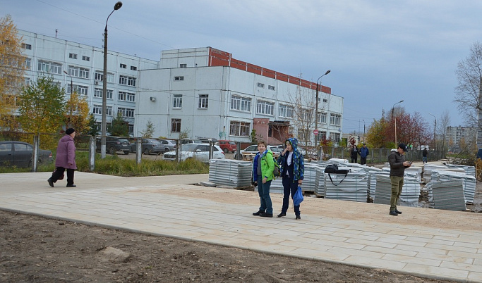 Завершается благоустройство сквера на улице Можайского в Твери