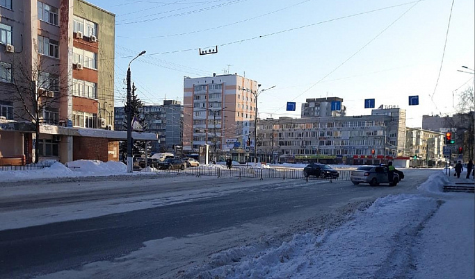 Из-за прорыва в Центральном районе Твери перекрыли участок дороги 