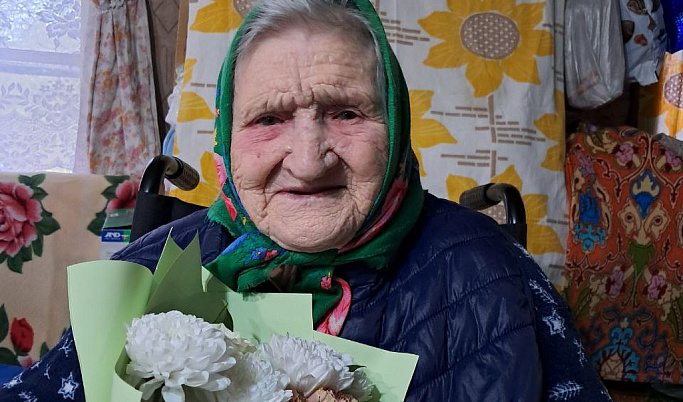 В Тверской области 100 лет исполнилось ветерану войны Надежде Буряченко