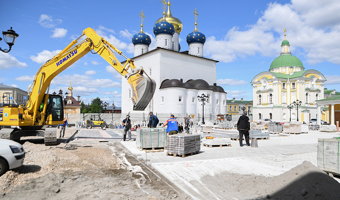 В Твери продолжают благоустраивать Соборную площадь