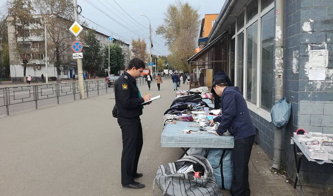 В Твери изъяли товар у уличных торговцев