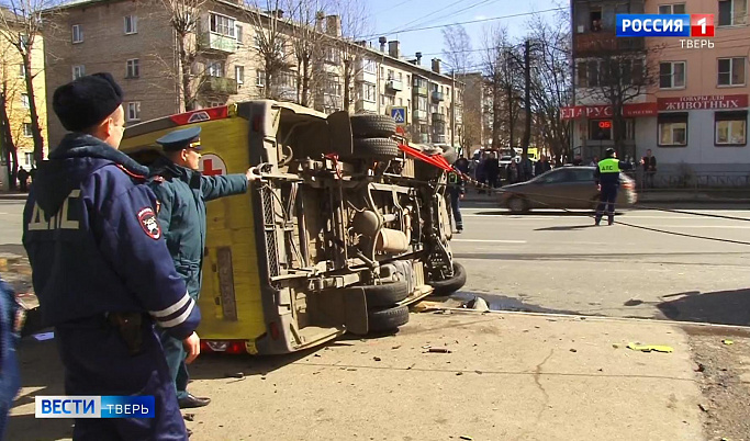  В ДТП со «скорой» в Твери погибли два человека