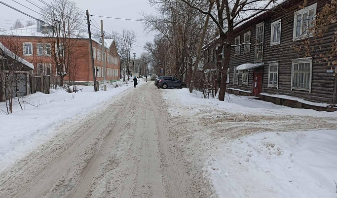 В Тверской области иномарка сбила мужчину и подростка