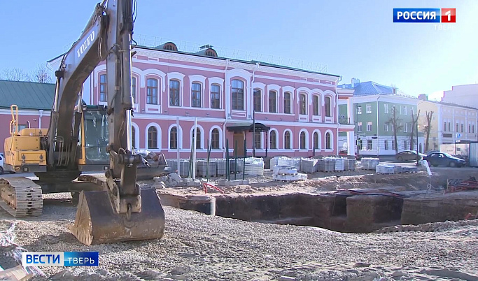 На Соборной площади в Твери продолжается благоустройство территории 