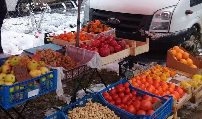 В Тверской области торговали сомнительной хурмой