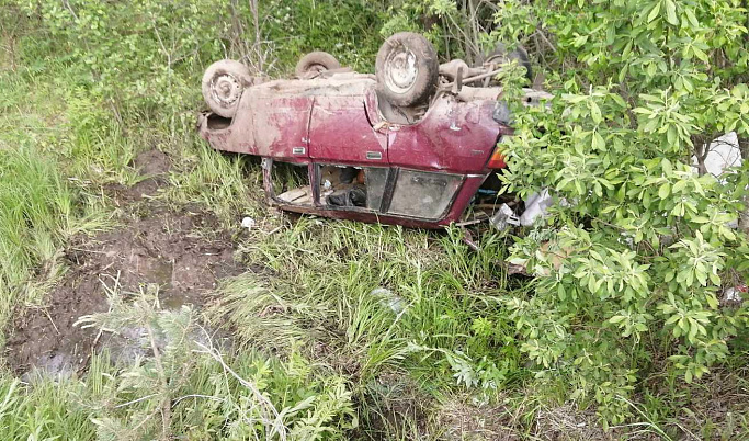 Пьяный водитель устроил ДТП в Тверской области, пострадал пассажир